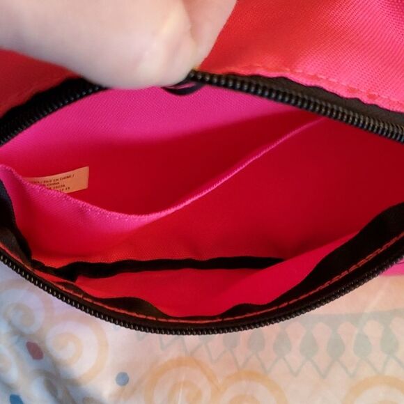 VICTORIA'S SECRET PINK "We run this Beach" Fanny pack belt bag waist purse NWOT - Picture 5 of 7